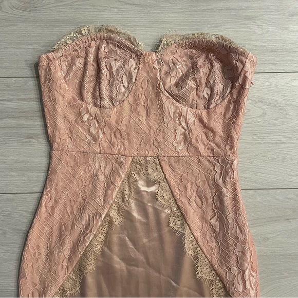 Pretty Little Thing Bodycon Dress - Picture 2 of 7